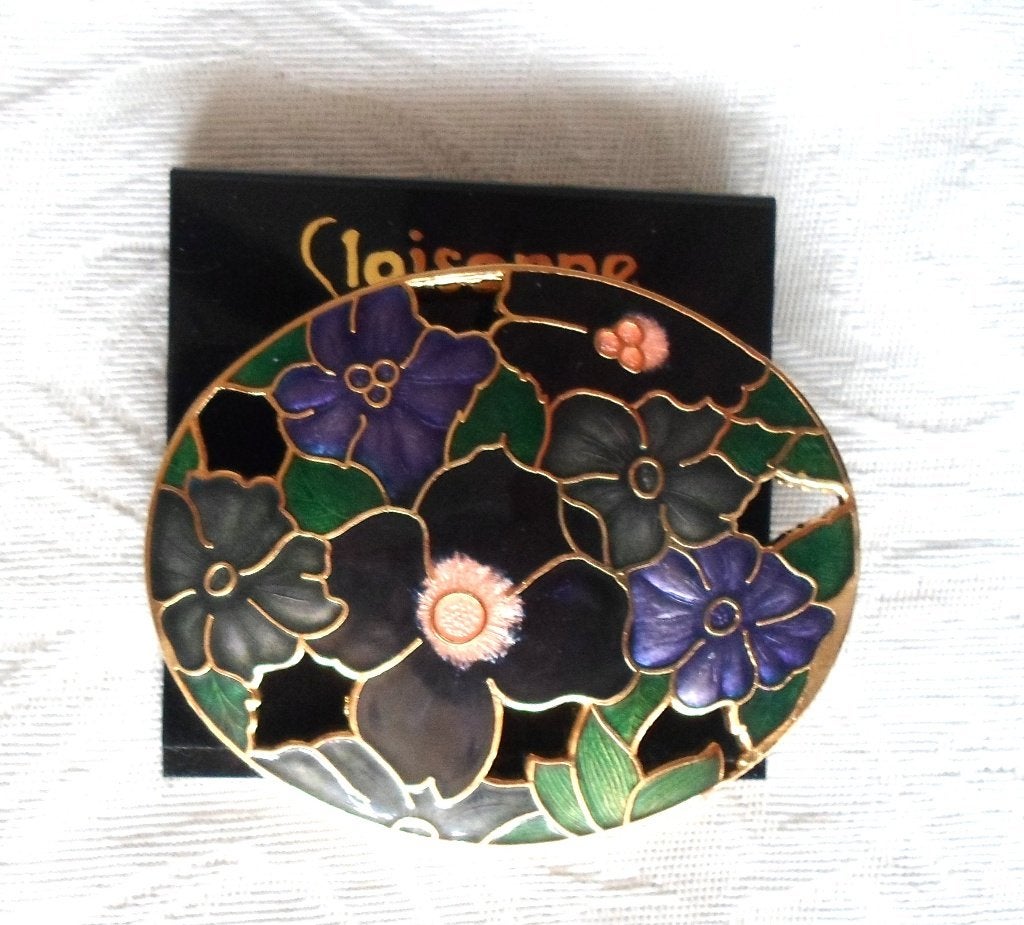 Broche cloisonné verguld. Paarse/zwarte bloemen/roze hartje, Ophalen of Verzenden, Zo goed als nieuw, Overige kleuren, Overige materialen