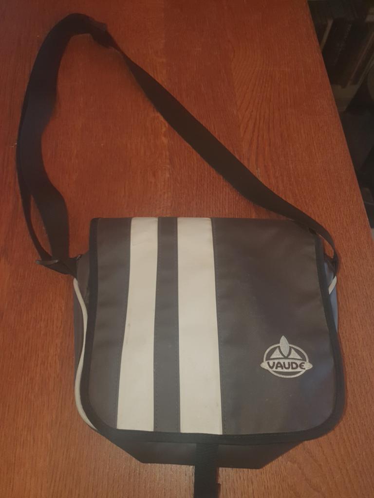 Vaude schoudertas - Grijs met witte strepen, Sieraden, Tassen en Uiterlijk, Tassen | Schoudertassen, Ophalen of Verzenden