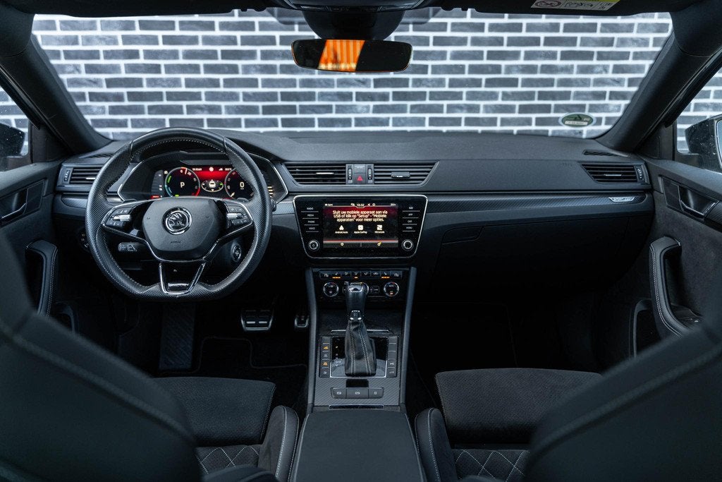 Skoda Superb 1.4 TSI iV Sportline Business | Plug-in Hybrid, Auto's, Gebruikt, 4 cilinders, 1650 kg, Alcantara
