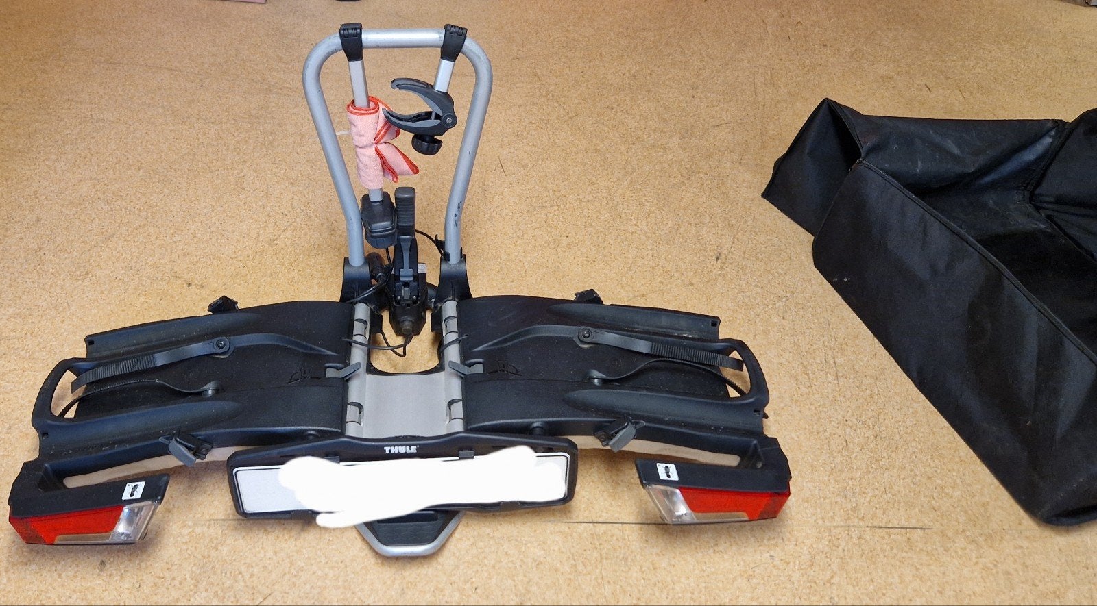 gereserveerd * Fietsdrager opvouwbaar incl tas, Ophalen, Trekhaakdrager