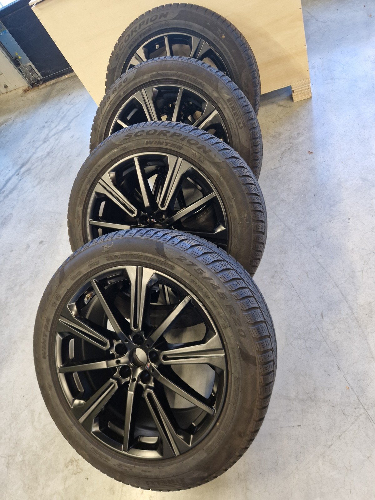 Originele 20” BMW 748M X5 X6 winterset
Originele 20” BMW 748, Ophalen, Gebruikt, 275 mm, Banden en Velgen
