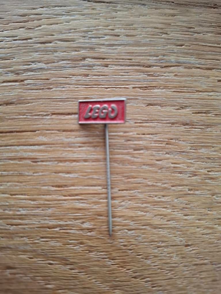 Speldje prikker pin reversspeld van het logo Lego, Ophalen of Verzenden, Transport
