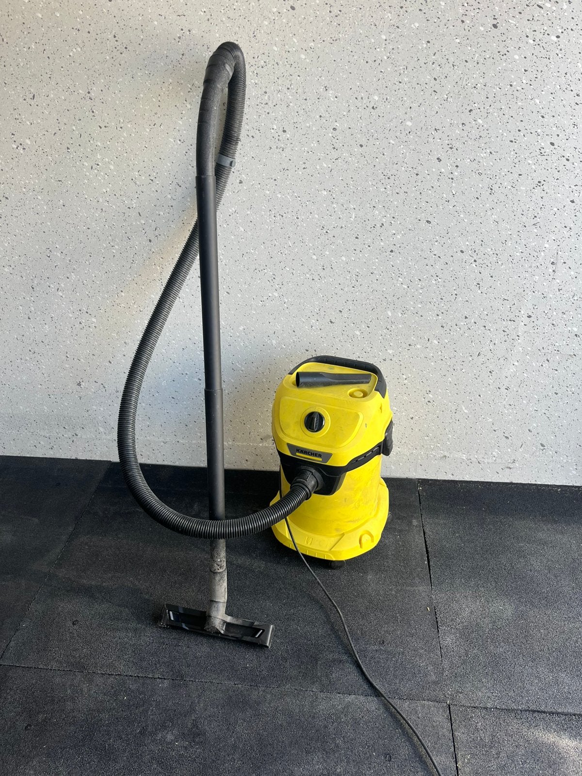 Karcher insustrial vacuum €40, Ophalen of Verzenden, Zo goed als nieuw