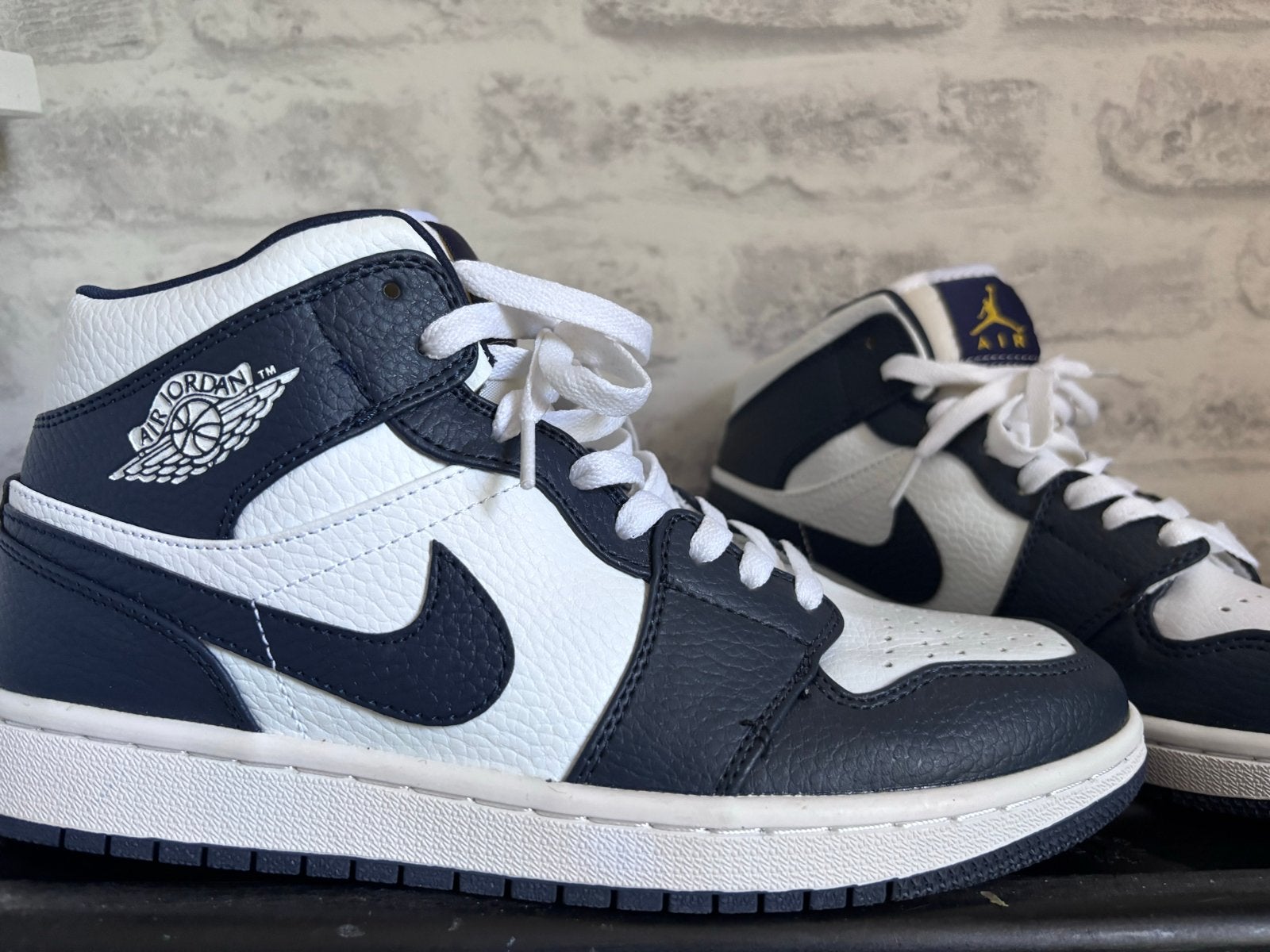 Nike Air Jordan 1 Mid Obsidian / White / Metallic Gold, 42, Kleding | Heren, Schoenen, Ophalen of Verzenden, Zo goed als nieuw
