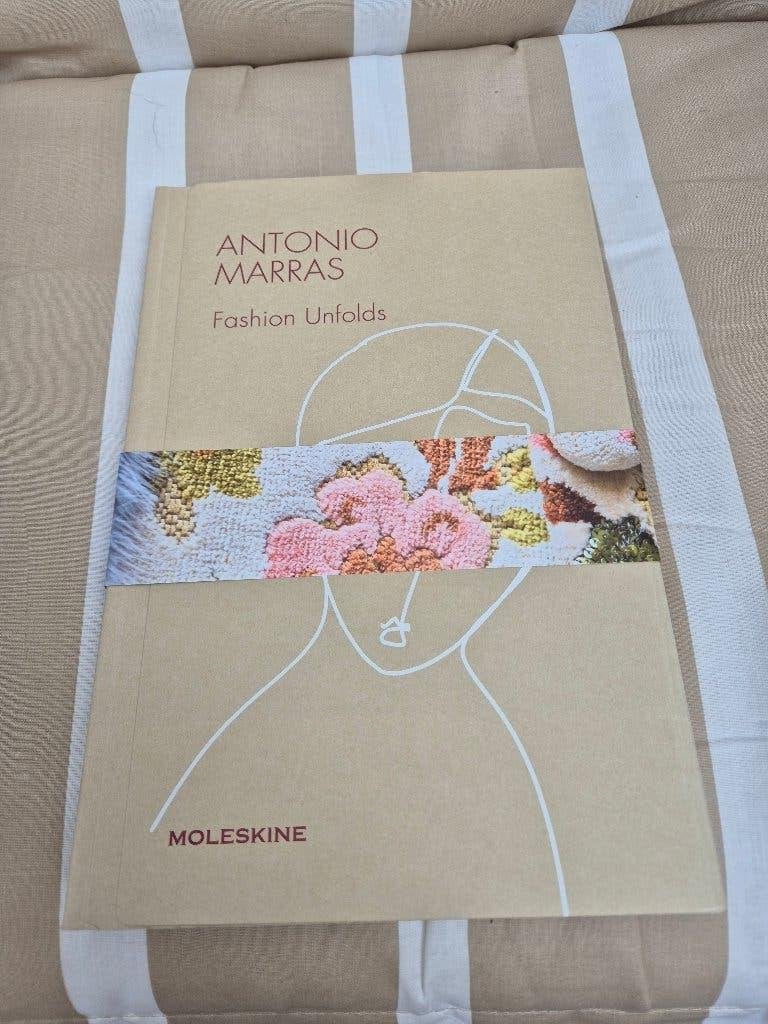 Antonio Marras Fashion Unfolds, Boeken, Mode, Ophalen of Verzenden, Nieuw, Mode algemeen