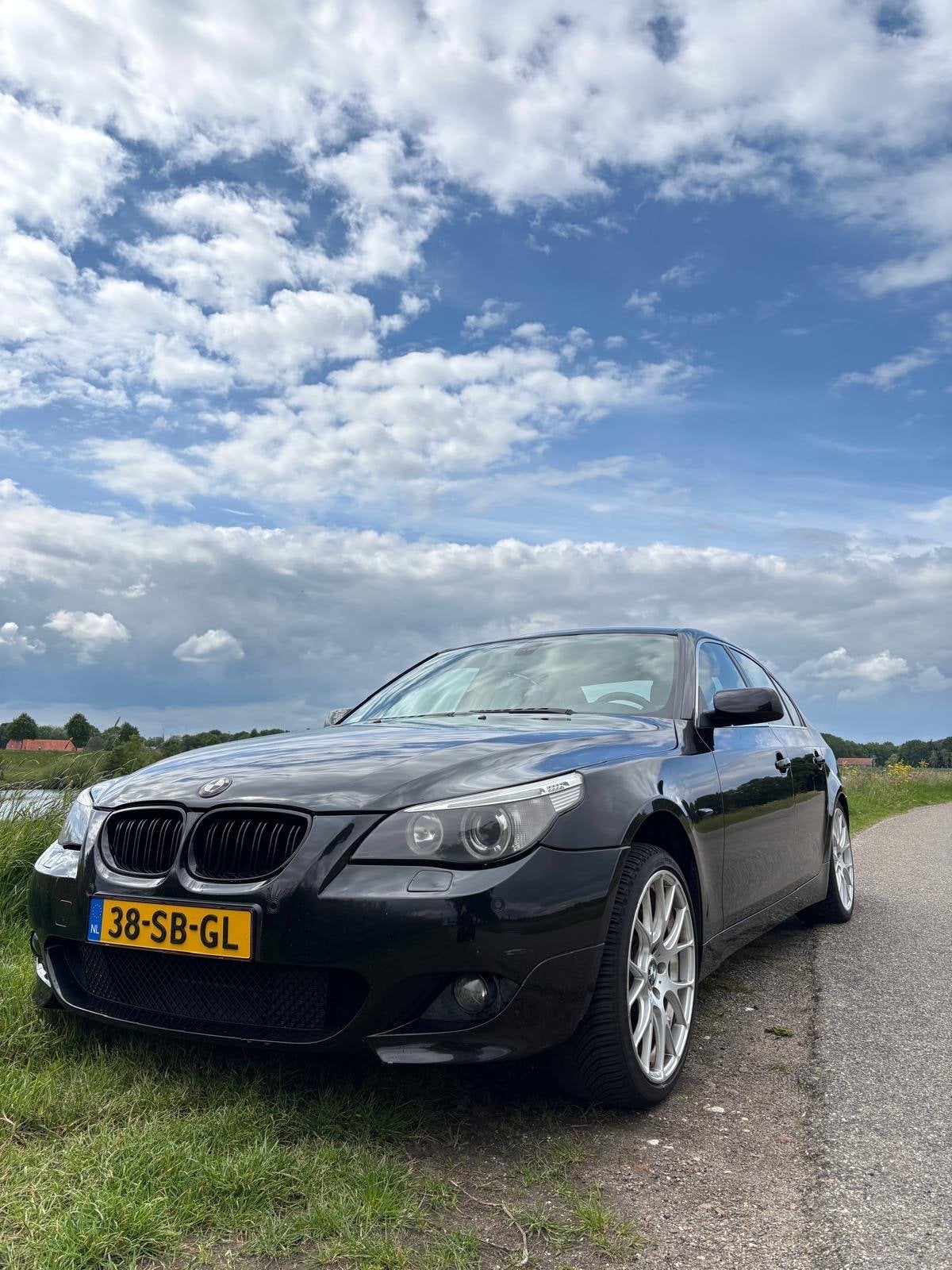 BMW 5-Serie 3.0 XI 530 AUT 2005 Zwart, Auto's, BMW, Automaat, Vierwielaandrijving, Particulier, Sedan