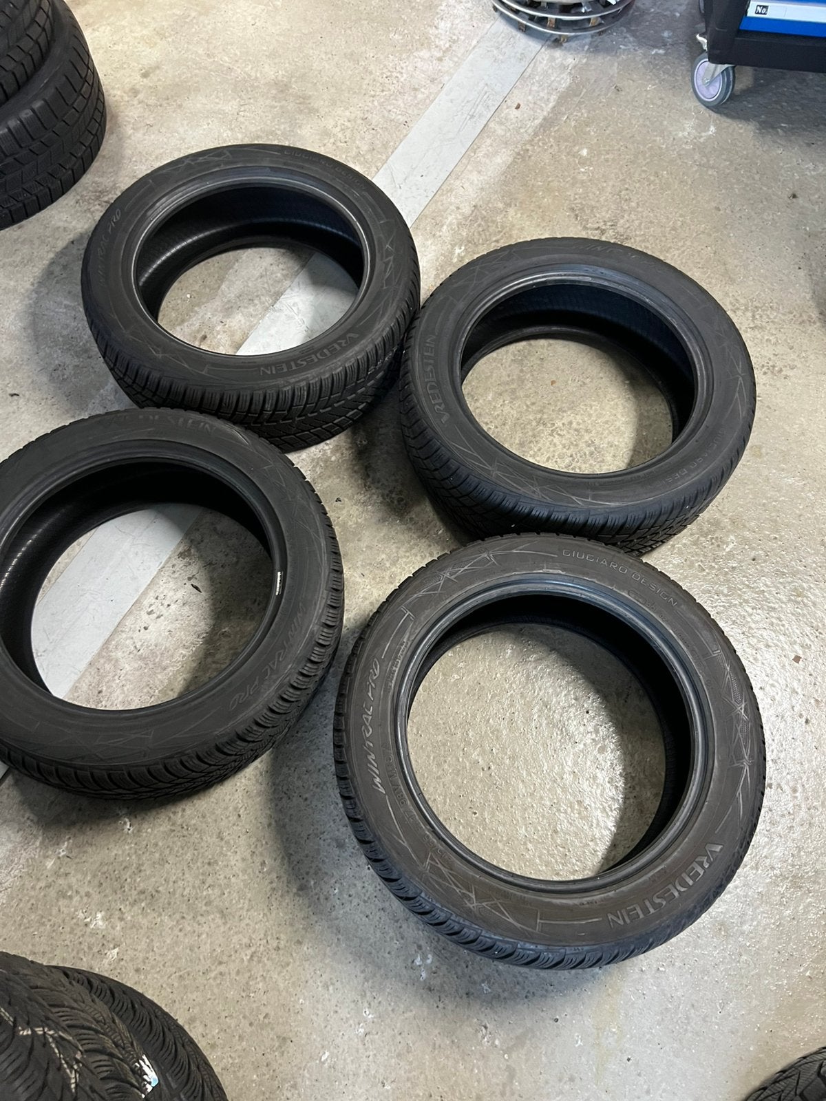 Winterbanden vredestein 215/55R17 7mm, Auto diversen, Wieldoppen, Ophalen of Verzenden