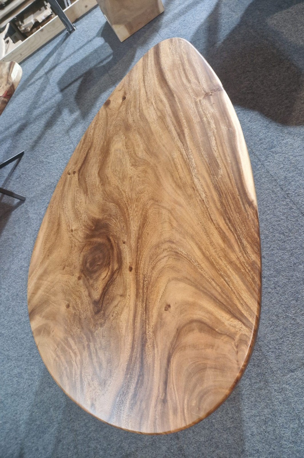 prachtige unieke boomstam salontafel suar hout 140x80 cm., Industrieel suar interieur, Info@industrieel-suar-interieur.nl, 100 tot 150 cm