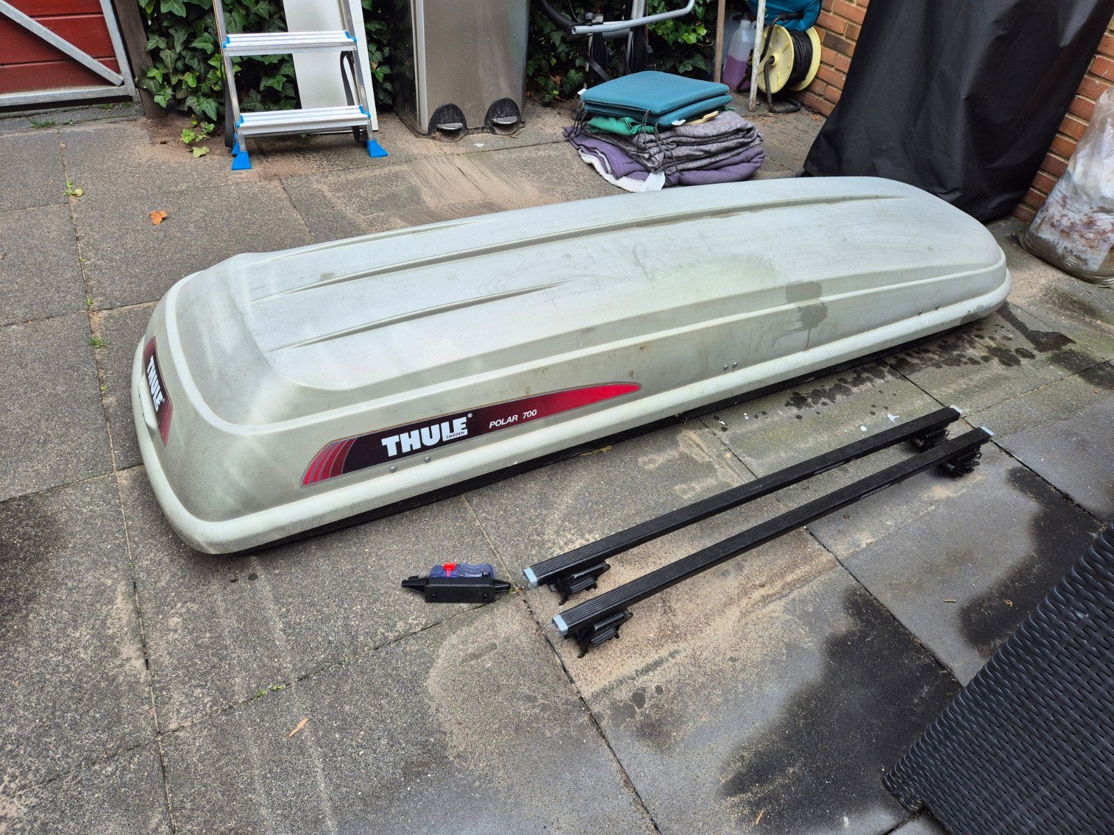 Thule Polar 700 Dakkoffer met Dakdragers, Ophalen, Gebruikt