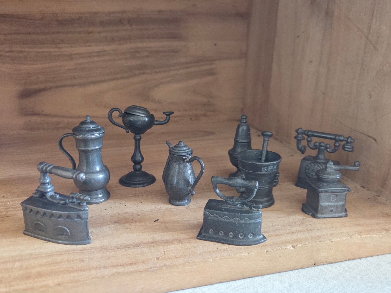 Antieke miniatuur tinnen huishoudelijke artikelen (9 stuks), Ophalen of Verzenden