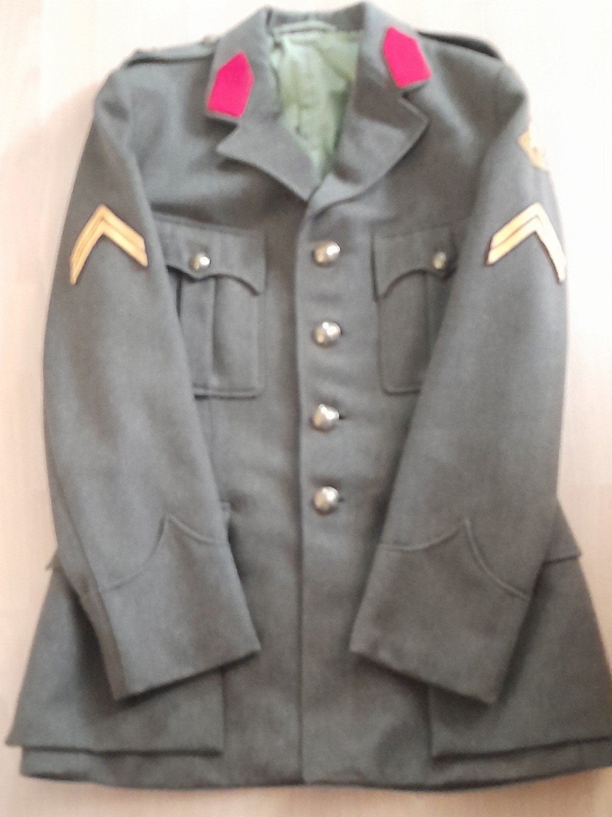 Grote maat Nederlands  DT uniform ., Verzamelen, Militaria | Algemeen, Ophalen of Verzenden, Landmacht, Nederland, Kleding of Schoenen