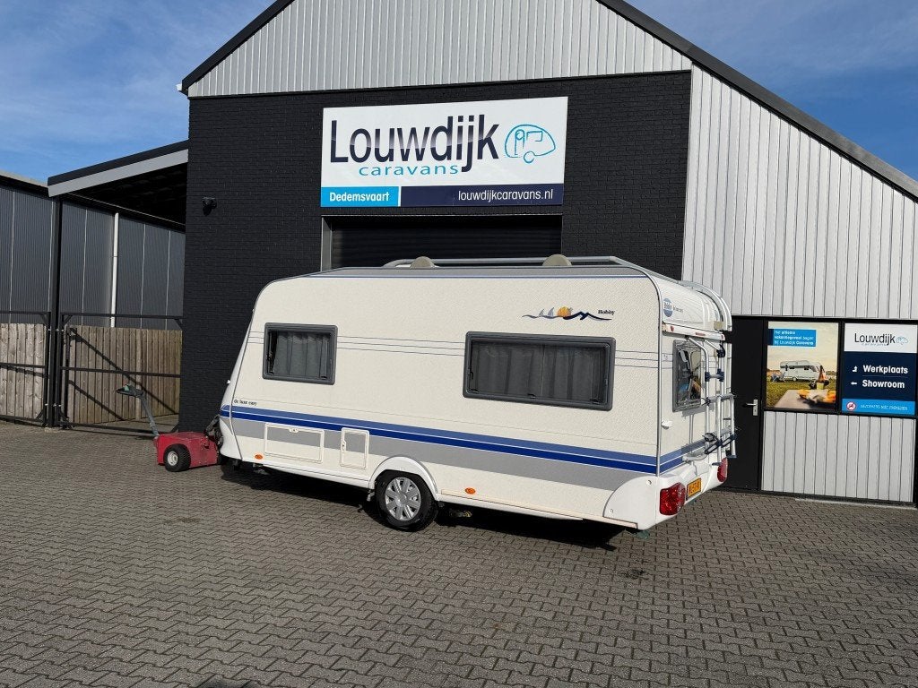 Hobby De Luxe 440 SF ’04 (Mover, Vastbed 210cm), Caravans en Kamperen, Vast bed, Hobby, Bedrijf, Treinzit