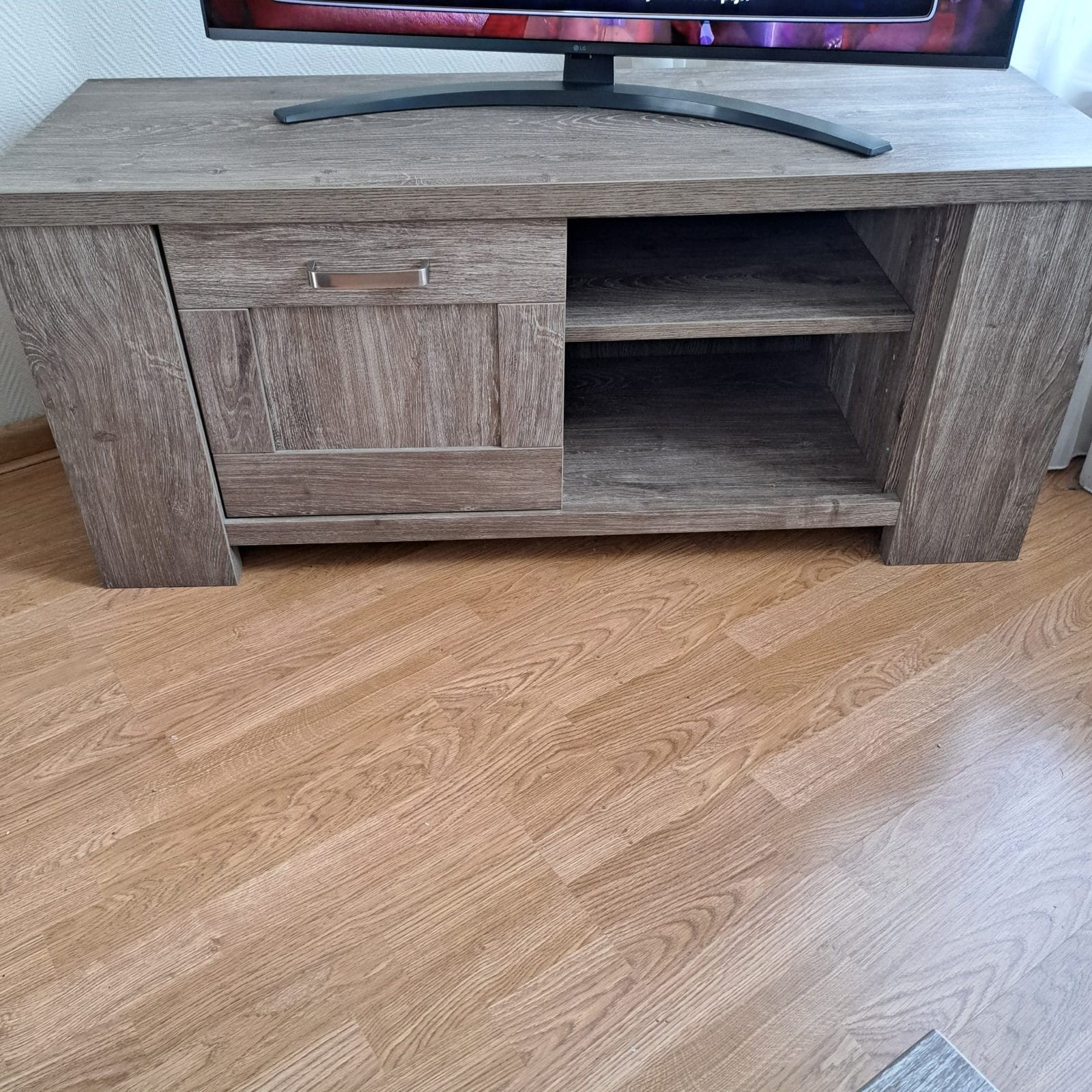 Meubelset.  Tv kast. Eettafel. Salontafel, Ophalen, Kunststof, 100 tot 150 cm, 100 tot 150 cm