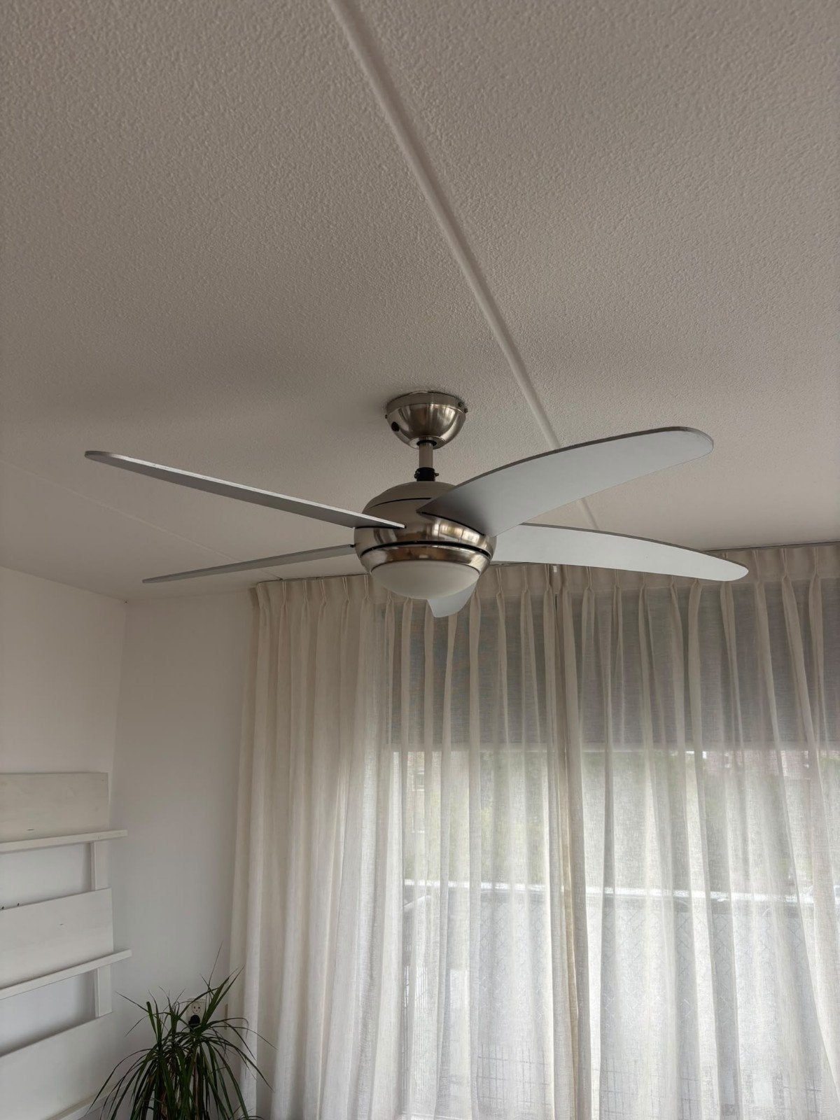 Plafondventilator met verlichting en afstandsbediening, Ophalen, Zilver, Gebruikt, Modern