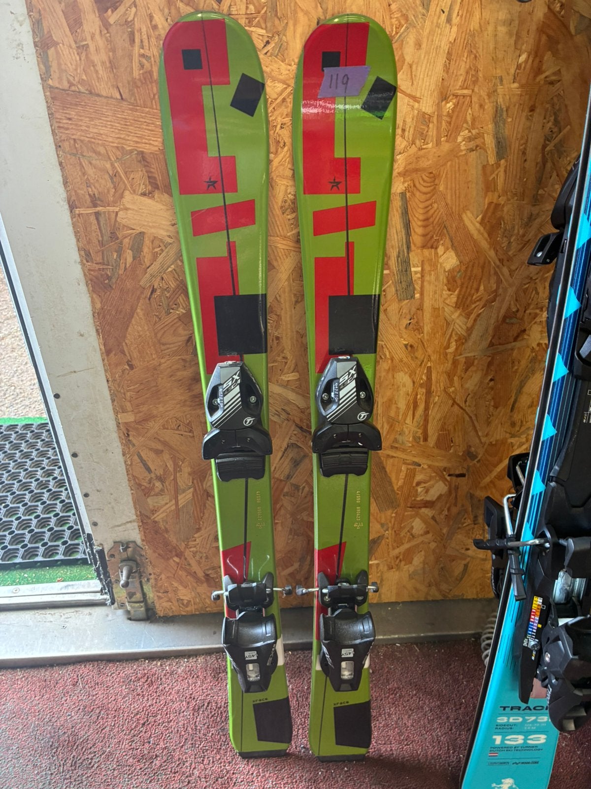 Kinderski Nieuw 90 cm € 119,00, Sport en Fitness, Skiën en Langlaufen, Overige merken, Ophalen of Verzenden, Zo goed als nieuw