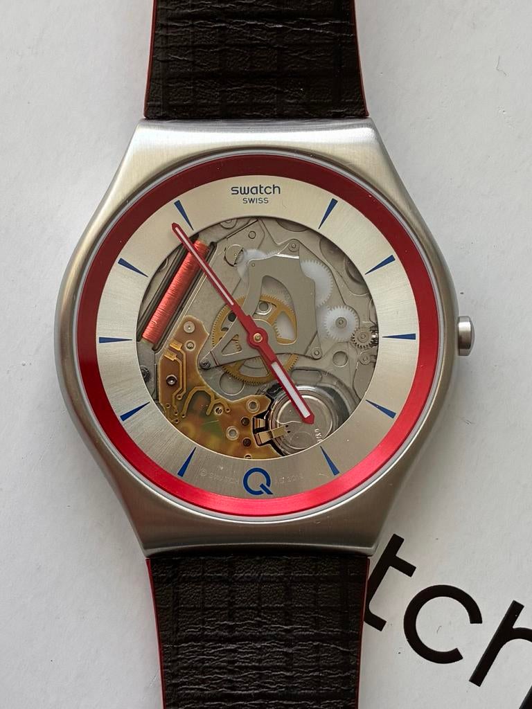 Swatch x 007 Q horloge, Kunststof, Leer, Polshorloge, Swatch