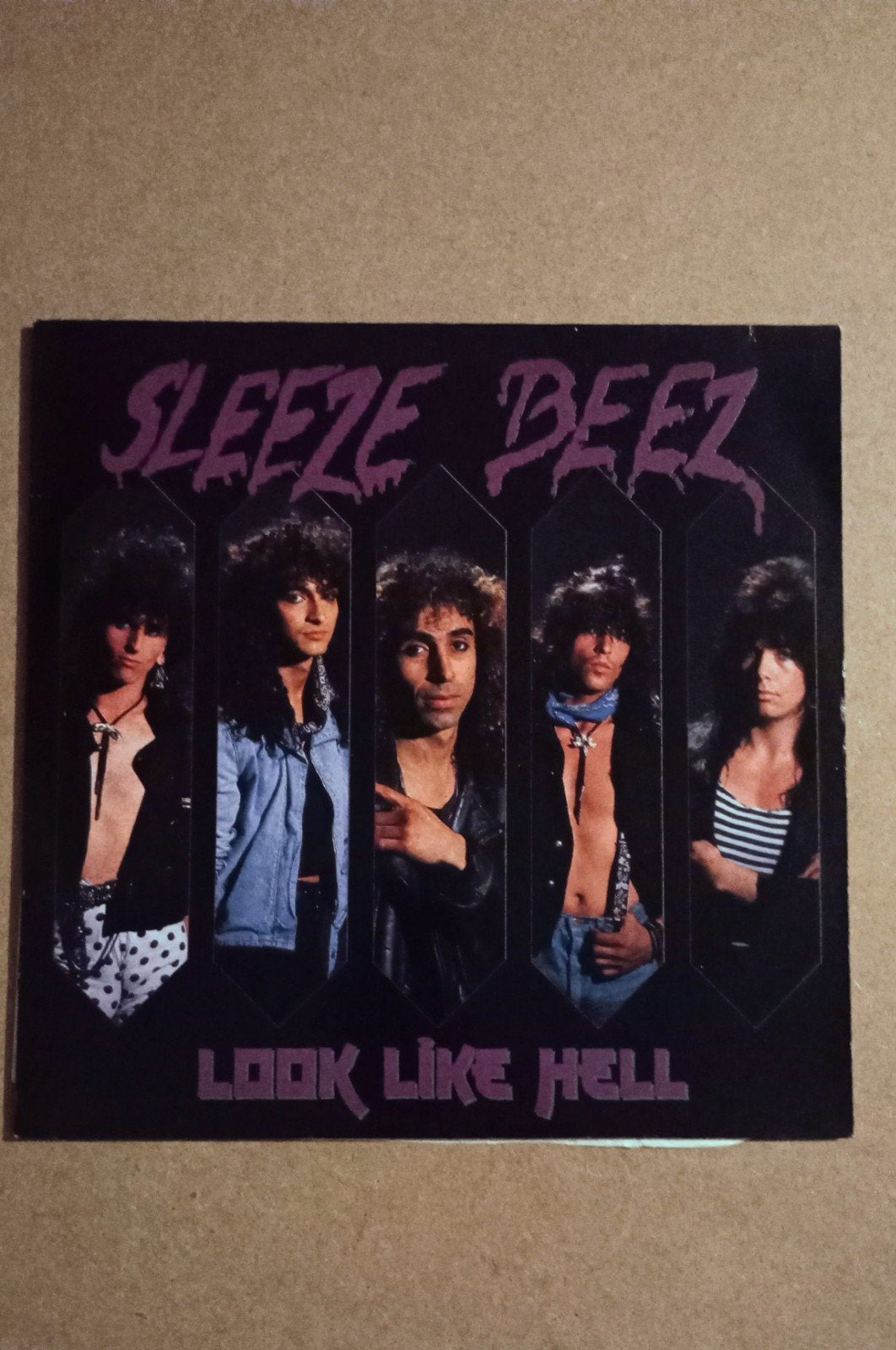 Sleeze Beez - Look Like Hell lp (NL persing 1987), LP, Gebruikt, Ophalen of Verzenden, Hardrock