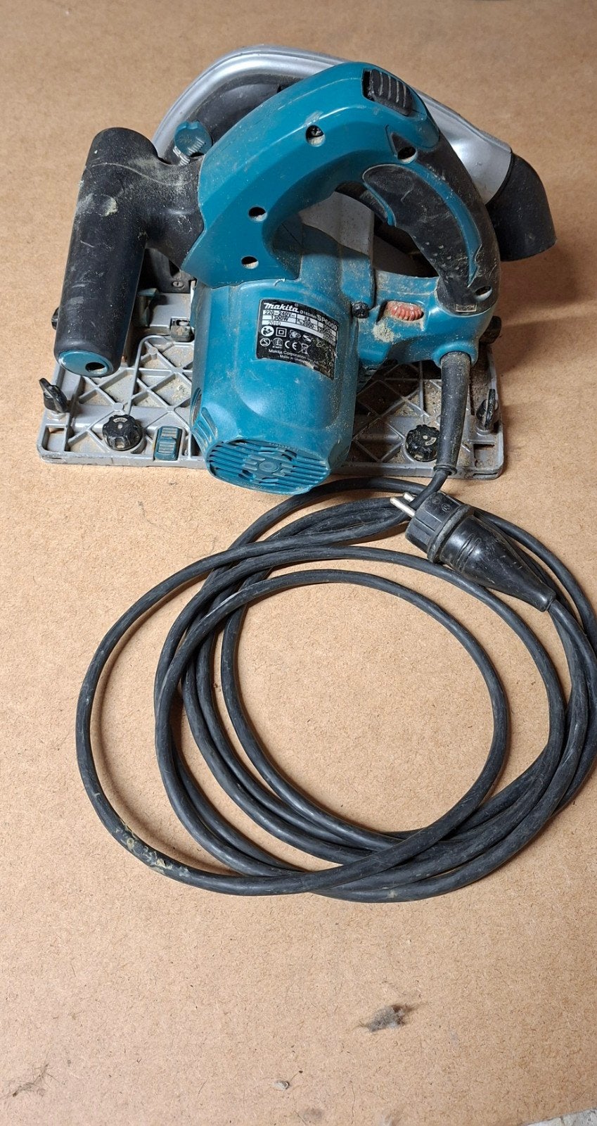 Makita invalzaag met geleiderail, Doe-het-zelf en Verbouw, Gebruikt, Invalzaag, Ophalen of Verzenden, 30 tot 70 mm