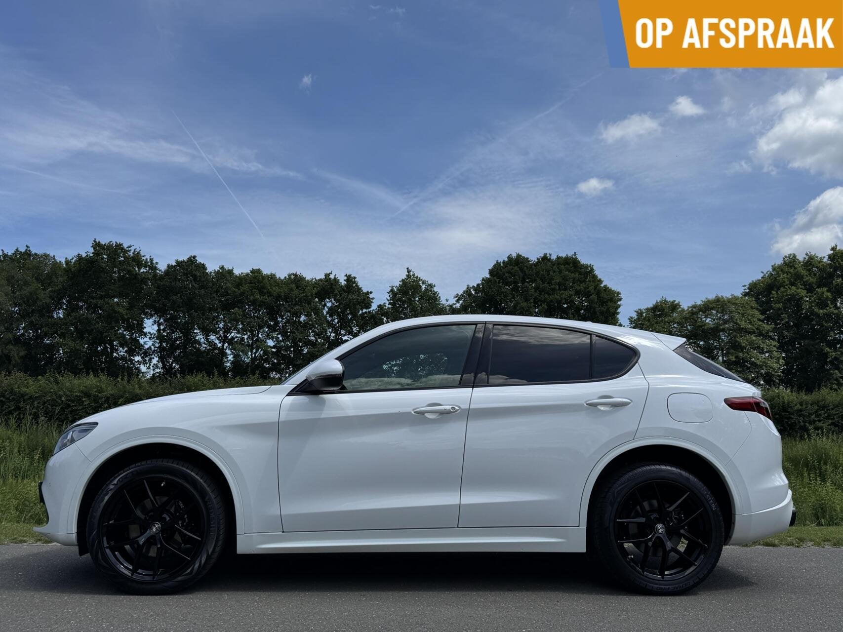 Alfa Romeo Stelvio 2.0t Q4 Veloce 280pk, Avanti Style! 20inc, Auto's, Alfa Romeo, Automaat, 4 cilinders, Wit, Bedrijf