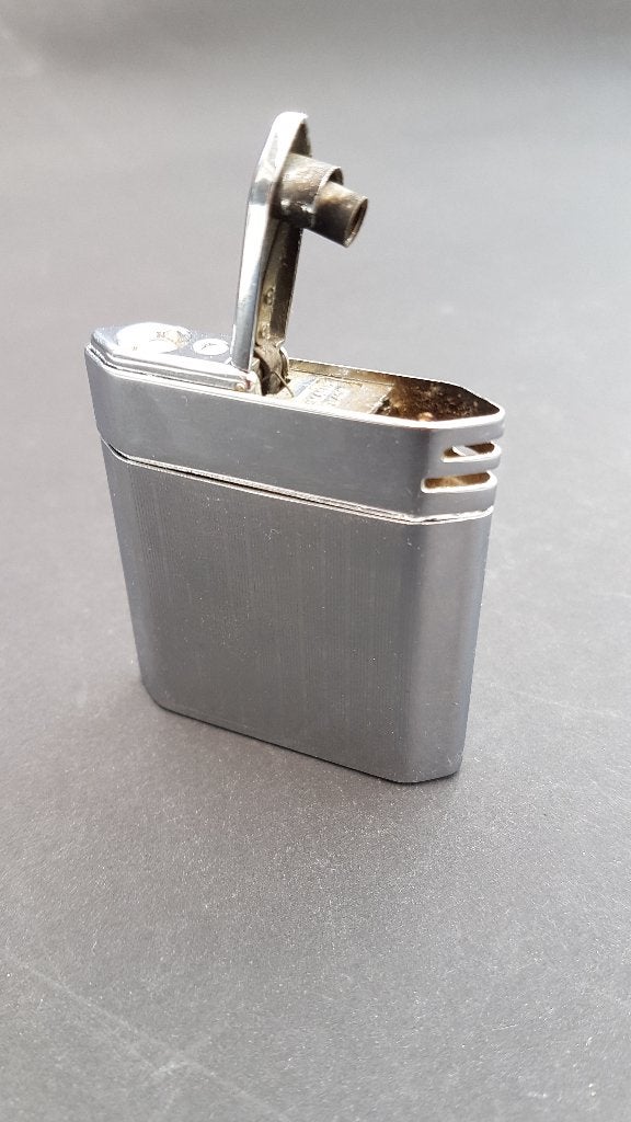 Sterling  zilver (kleur)  FUMALUX FL400 € 25,-, Verzamelen, Ophalen of Verzenden, Gebruikt, Aansteker
