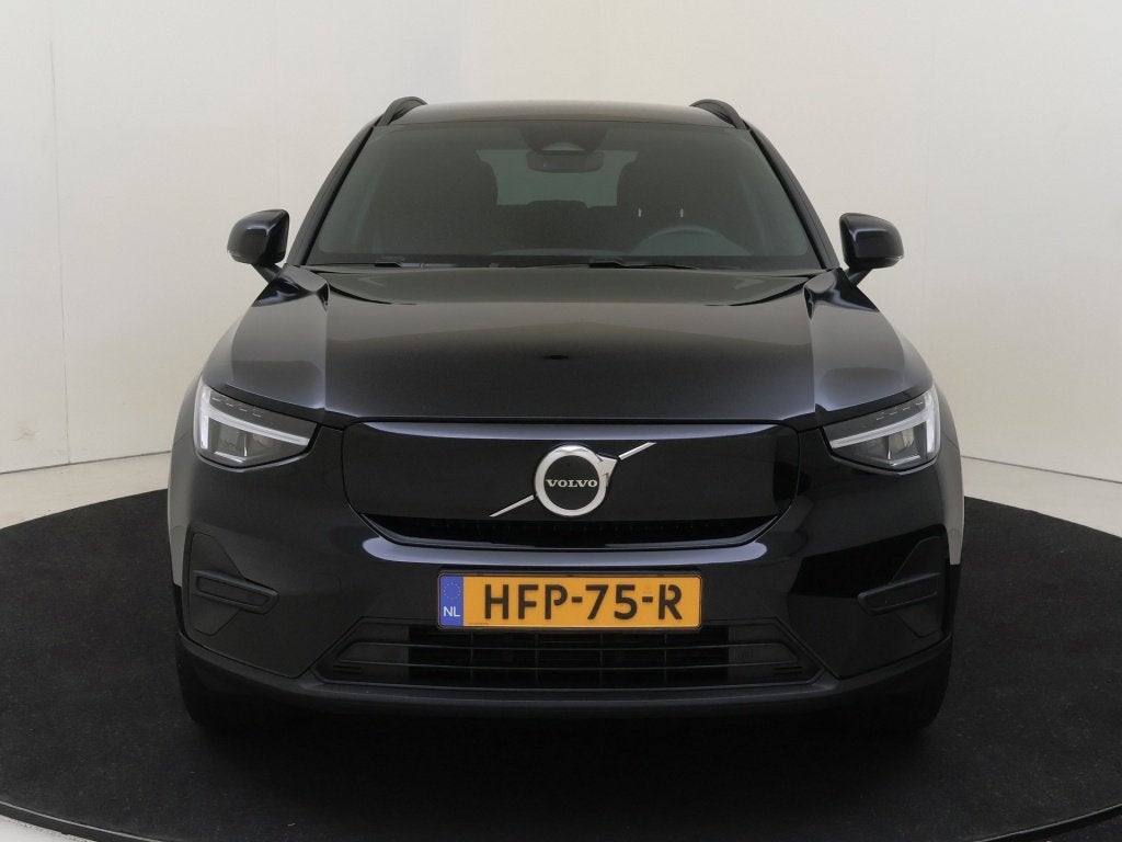 Volvo EX40 Extended Core 82 kWh | 20” | Privacy glas |, Auto's, Dealer onderhouden, Parkeersensor, Zwart, Origineel Nederlands