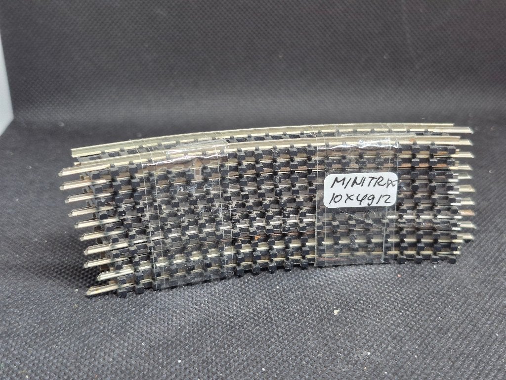 Minitrix 4912 - 10 x gebogen rail R1 / 30 graden (15050), Gebruikt, Gelijkstroom, Trix, Rails