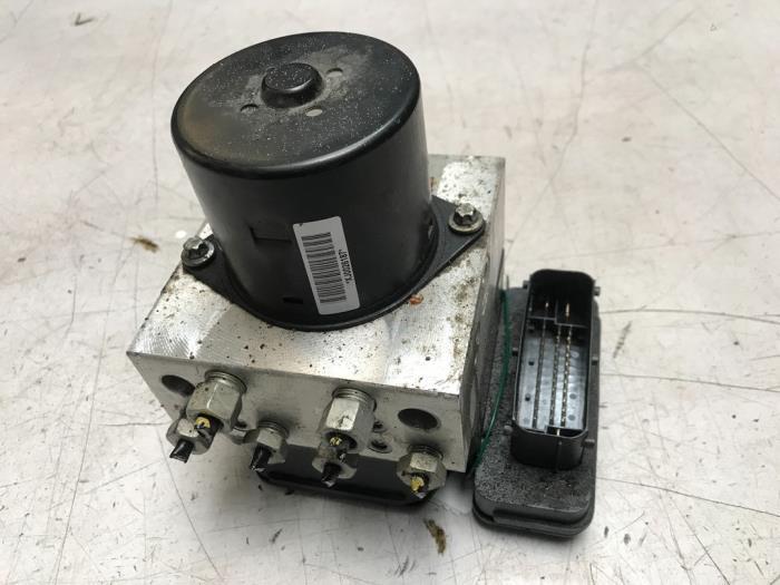 ABS Pomp van een Chevrolet Malibu, Gebruikt, -, Ophalen of Verzenden, -
