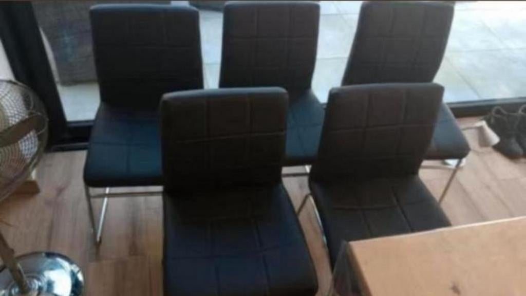 5 eetkamerstoelen €100

Interesse stuur me een berichtje
Zie, Ophalen of Verzenden, Gebruikt