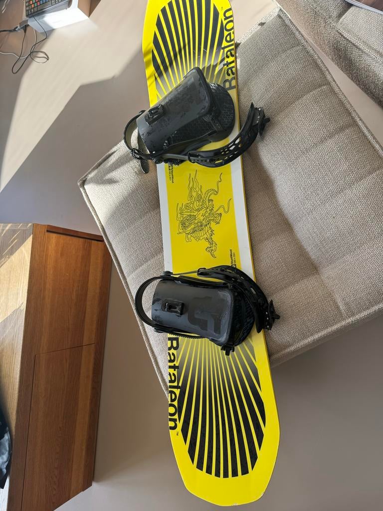 Bataleon Stuntwood Snowboard 130 met Union Bindingen, Ophalen, Gebruikt, Board