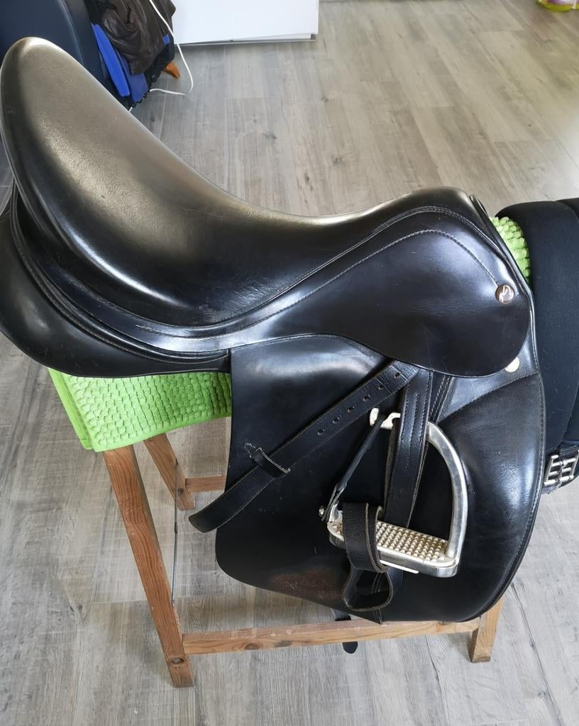 Prestige Modena 18 inch zadel, Ophalen of Verzenden, Gebruikt, Dressuur