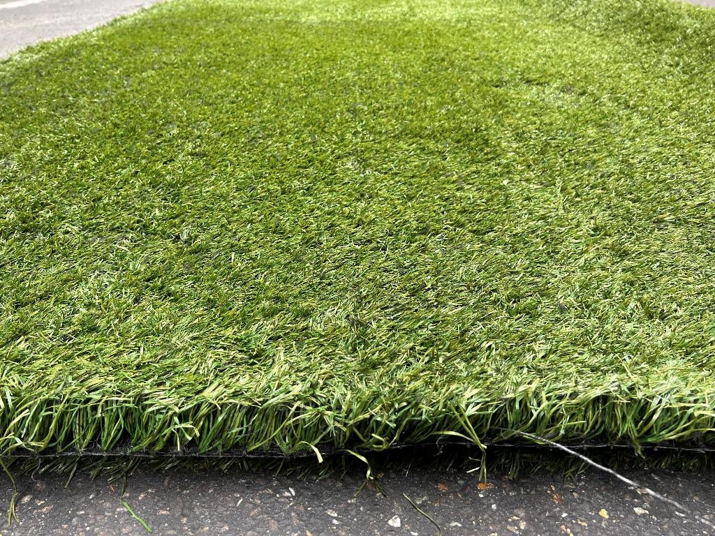 Mooi Stuk Kunstgras 40m2 (4m x 10m) €320,-, Tuin en Terras, Gras en Kunstgras, Ophalen of Verzenden, Zo goed als nieuw, 20 m² of meer