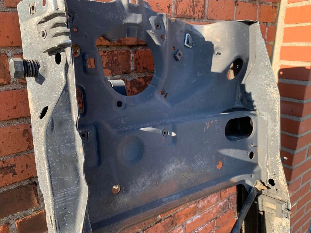 Radiator support Chevrolet GMC truck. C10 C20 C30, Auto-onderdelen, Ophalen of Verzenden, Gebruikt, Voor, Chevrolet