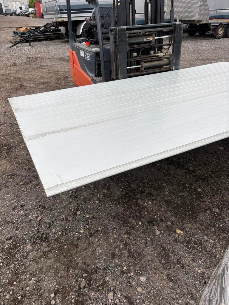 Te koop super nette sandwichpanelen, Doe-het-zelf en Verbouw, Overige materialen, 4 tot 8 cm, Ophalen of Verzenden, Zo goed als nieuw