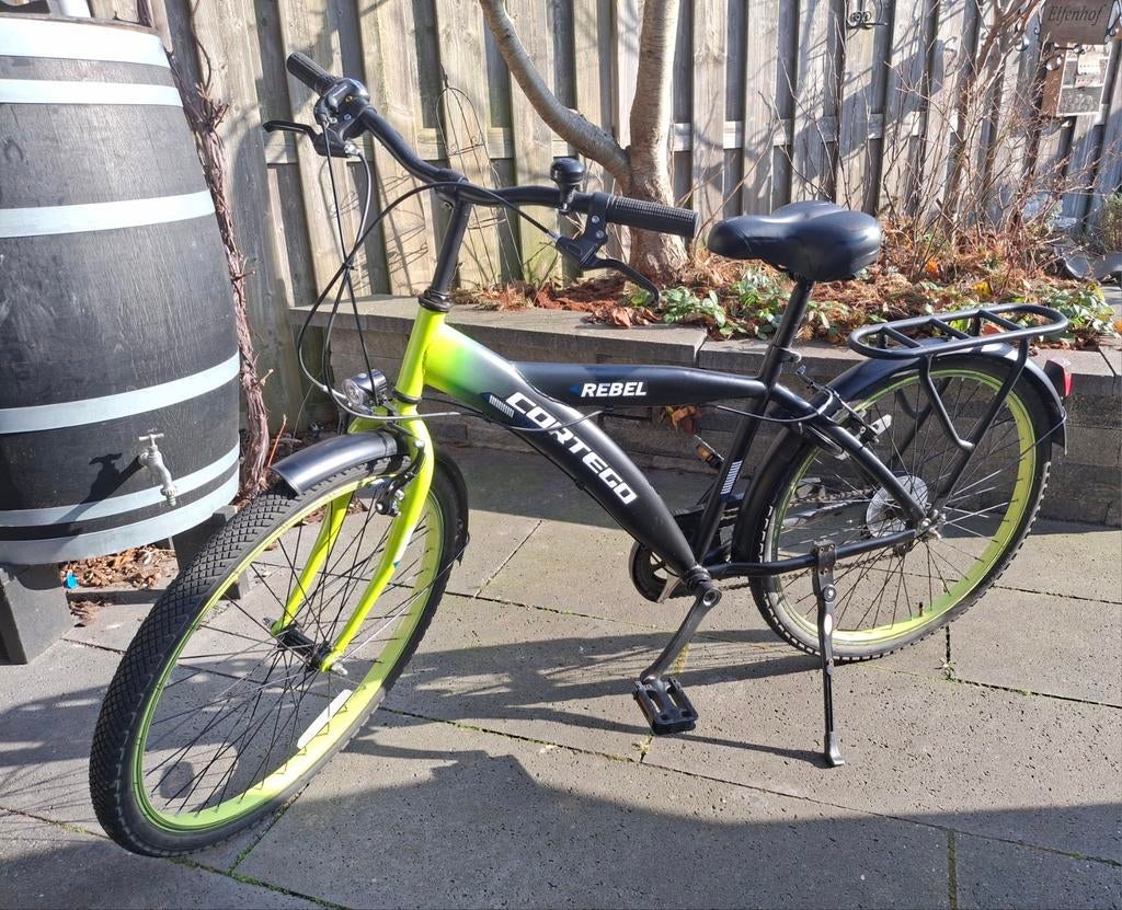 Gele jongensfiets 26 inch als nieuw, Fietsen en Brommers, Fietsen | Jongens, Nieuw, Ophalen, 26 inch of meer, Handrem