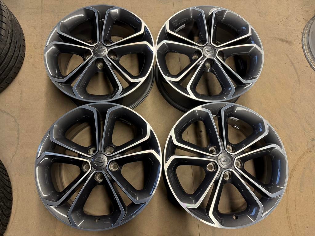 17 inch Opel adam S Corsa vectra zafira astra velgen 5x110, Gebruikt, Velg(en), 17 inch, Ophalen of Verzenden