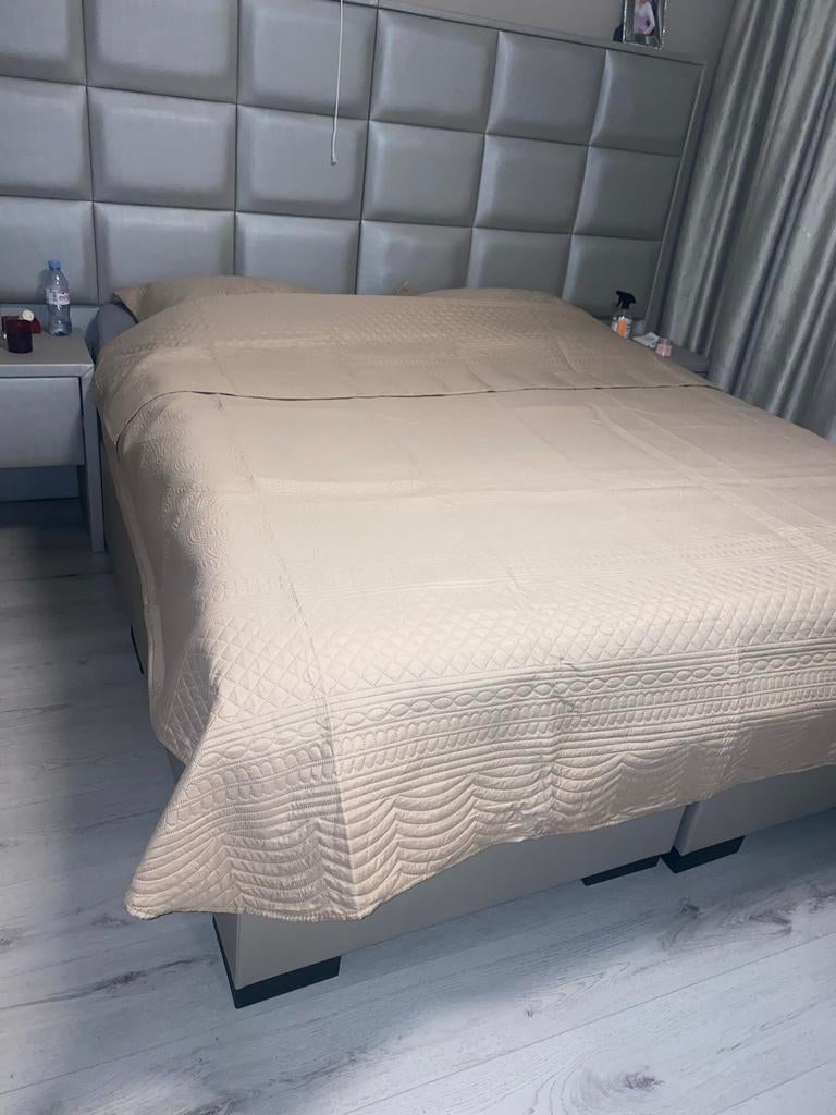 Fijn 2-persoonsbed 180x200 - Weinig gebruikt, Huis en Inrichting, Slaapkamer | Bedden, Gebruikt, Beige, Tweepersoons, Ophalen of Verzenden