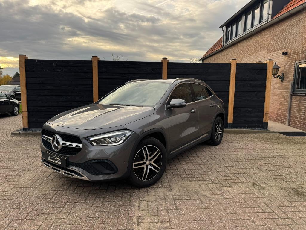 Mercedes-Benz GLA 200 163pk 7G-DCT 2020 Grijs, 1800 kg, 4 cilinders, Leder en Stof, 163 pk