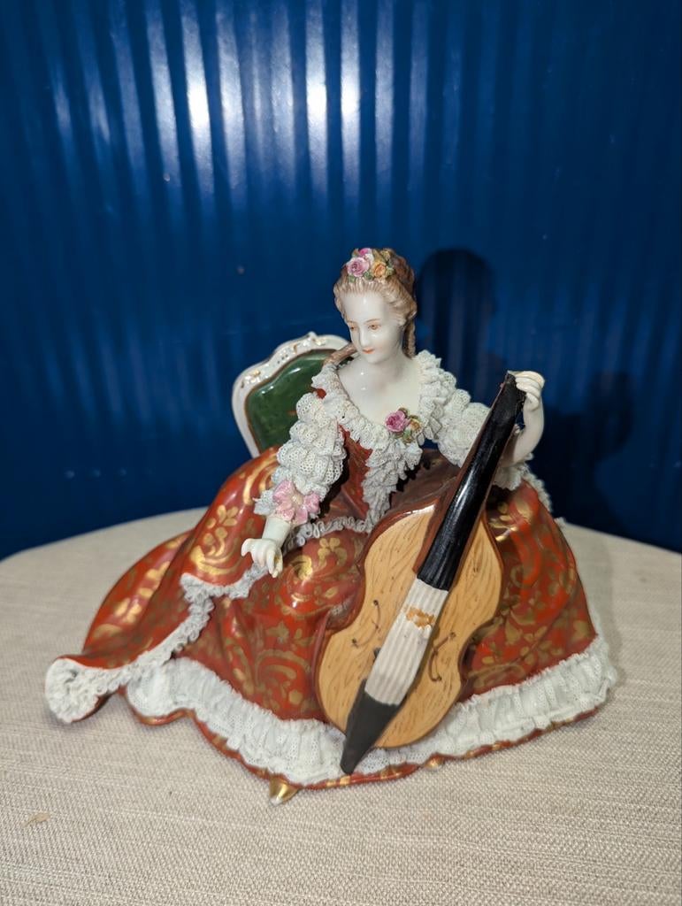 Antieke Porseleinen beeld.  Ca 1900, Antiek en Kunst, Antiek | Porselein, Ophalen