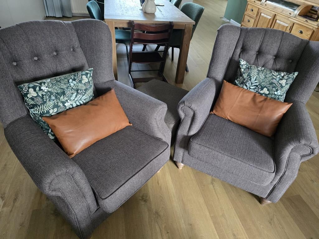 Twee fauteuils met hocker, Huis en Inrichting, Fauteuils, Zo goed als nieuw, Stof, 75 tot 100 cm, 75 tot 100 cm, Ophalen