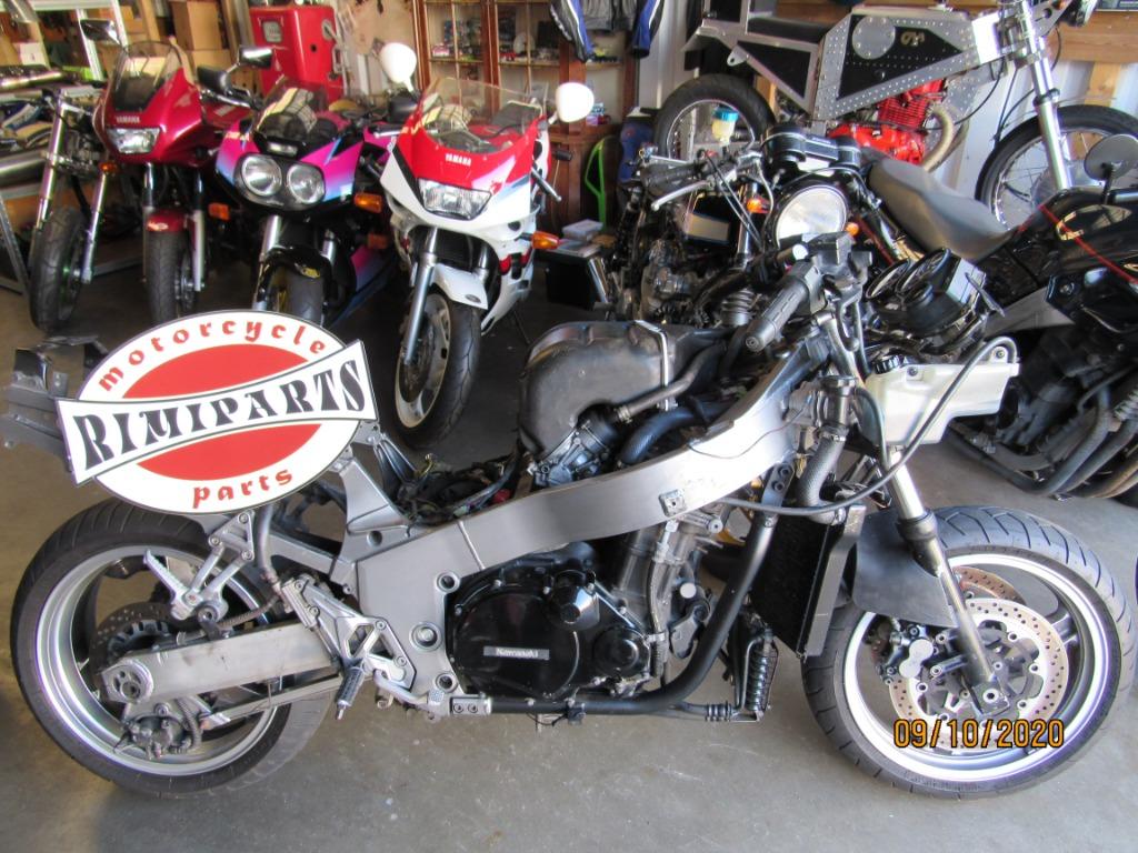Op zoek naar ZZR1100 C-model delen? ZZR 1100 C '90-'92 ZZR, Ophalen of Verzenden, Gebruikt