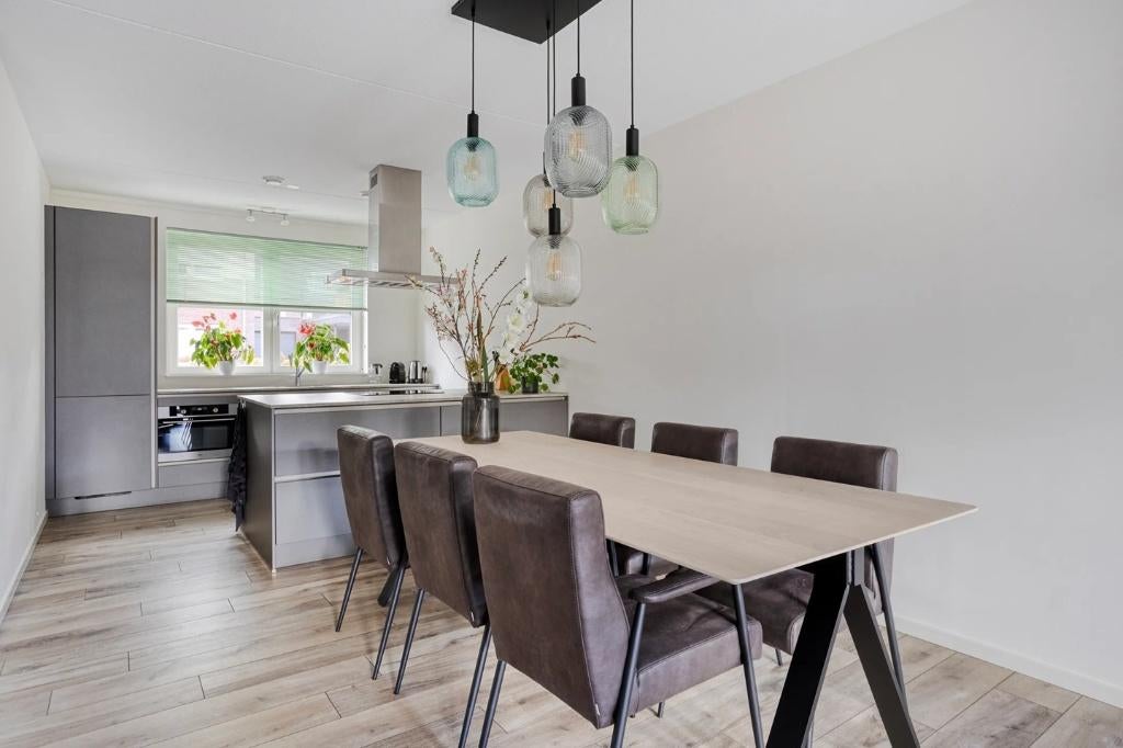 Eiken eettafel met zwart stalen onderstel 240 x 101 cm, Ophalen, Modern eiken / zwart staal combinatie, 100 tot 150 cm, 200 cm of meer