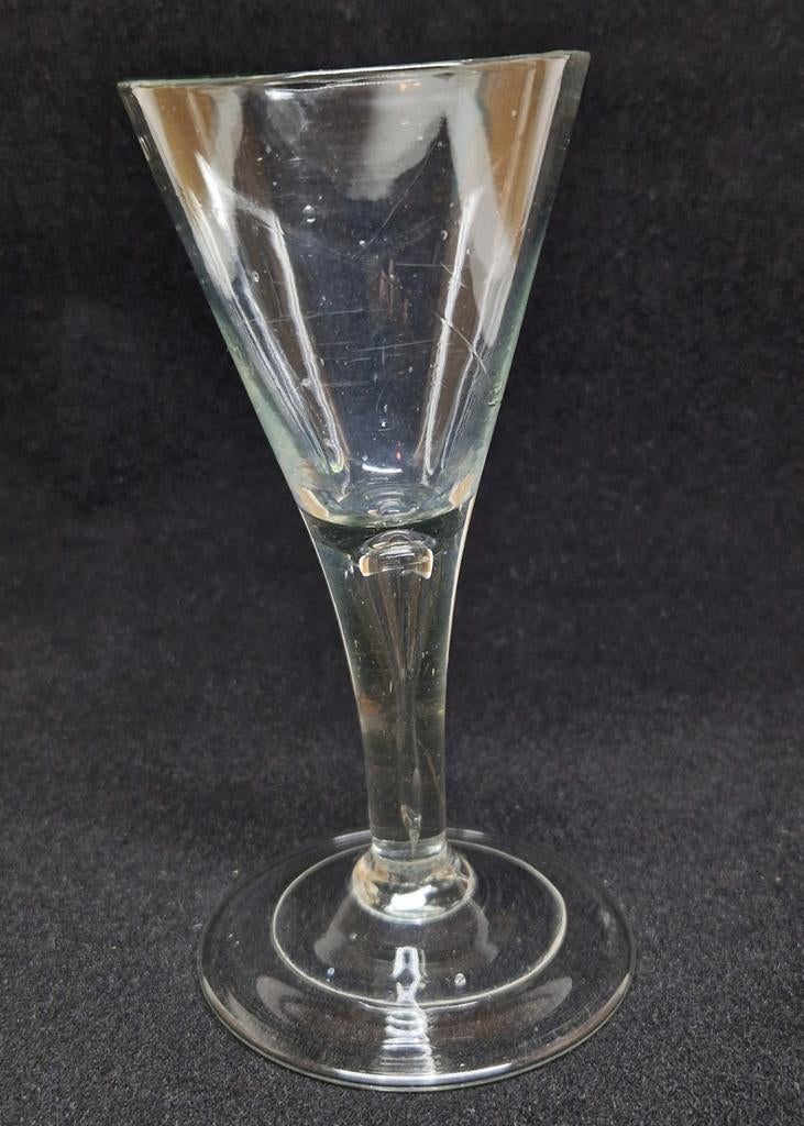 Antiek kelkglas / wijnglas met luchtbel, 1e helft 18e eeuw., Ophalen of Verzenden