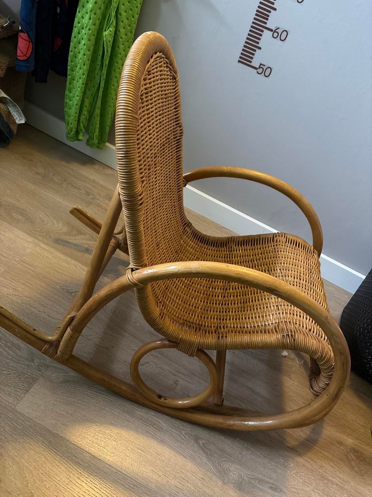 Leuke schommelstoel voor kinderen, Ophalen, Zo goed als nieuw, Stoel