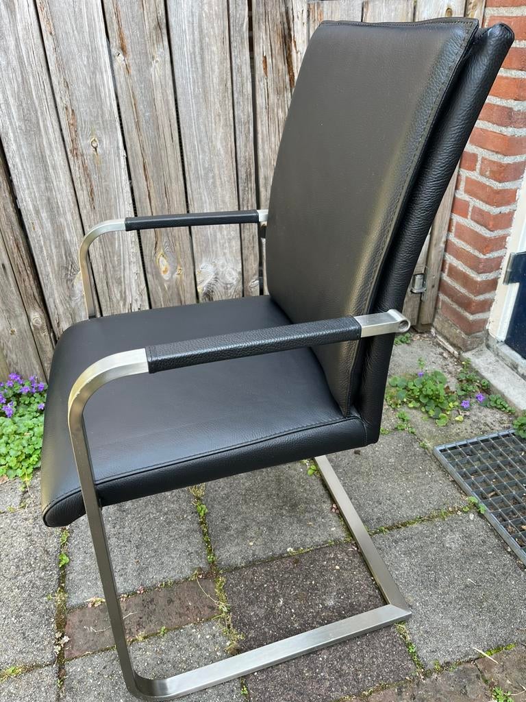 2 Movani zwart lederen eetkamer stoelen, Ophalen, Twee, Zwart, Zo goed als nieuw