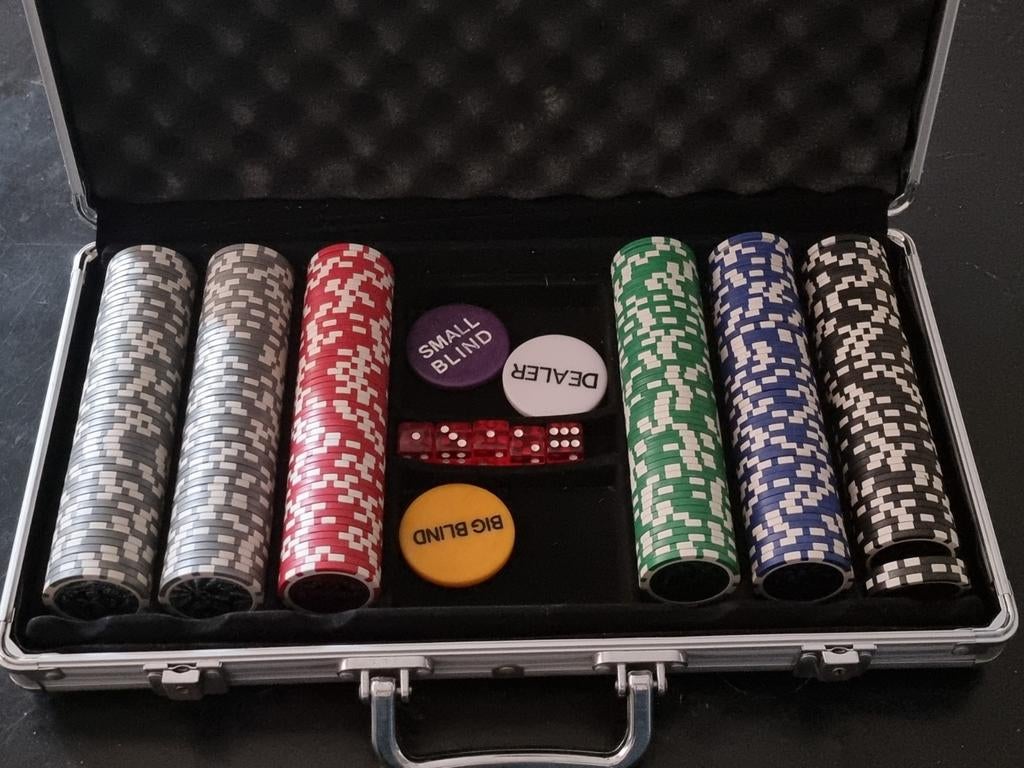 Luxe Pokerset - Ultimate Poker Chips met waarde opdruk, Hobby en Vrije tijd, Gezelschapsspellen | Bordspellen, Vijf spelers of meer