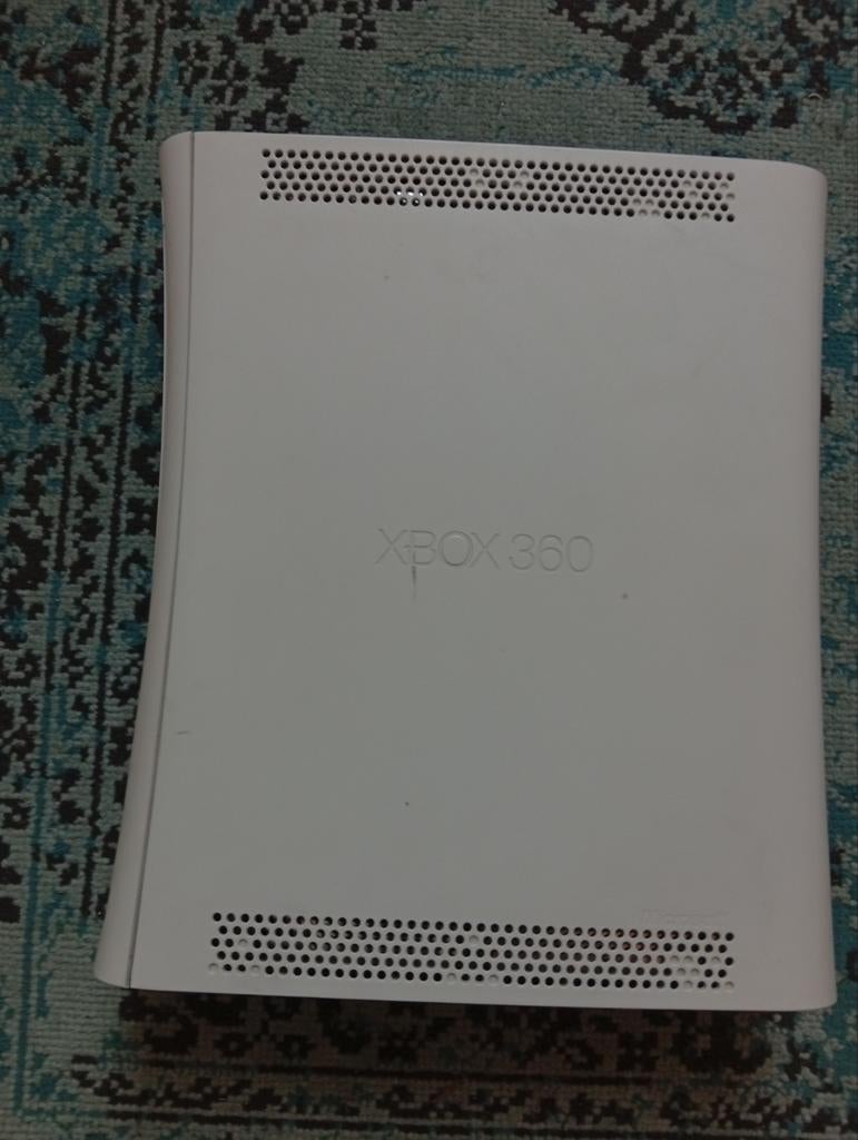 Xbox 360 + 5 spellen en 2 controllers, Spelcomputers en Games, Games | Xbox 360, Ophalen, Online, 2 spelers, Vanaf 3 jaar