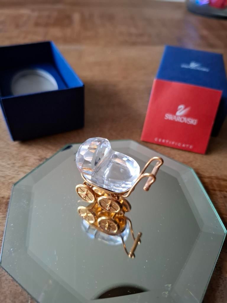 swarovski kinderwagen, Ophalen, Zo goed als nieuw, Figuurtje