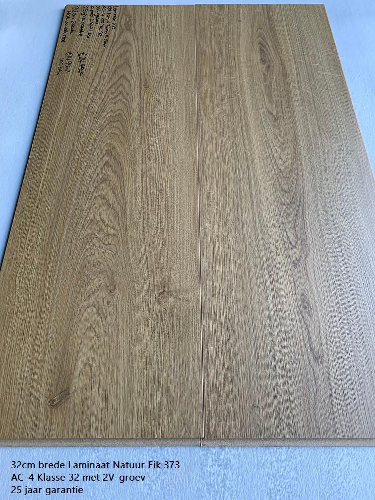 33cm Brede Laminaat Natural Oak 8mm dik met 2V-groev, Bruin, Laminaat vloer natuur eiken 33cm bred plank, Ophalen of Verzenden
