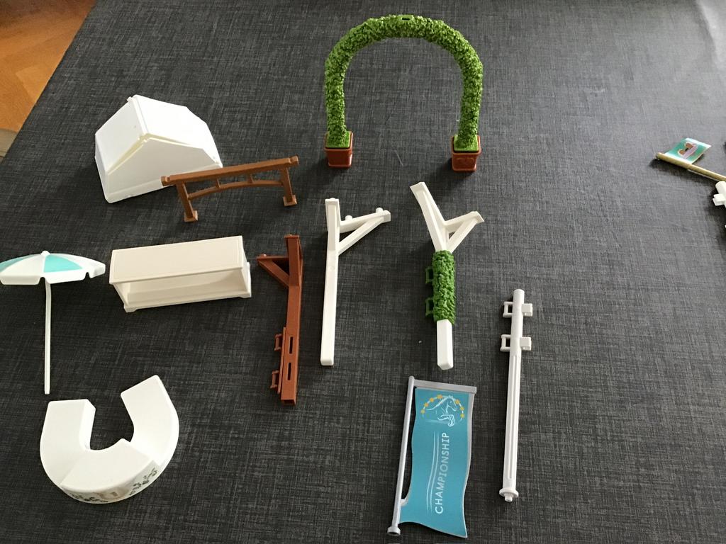 Schleich losse onderdelen paardenconcours en paardenshow, Ophalen of Verzenden, Zo goed als nieuw, Jongen of Meisje