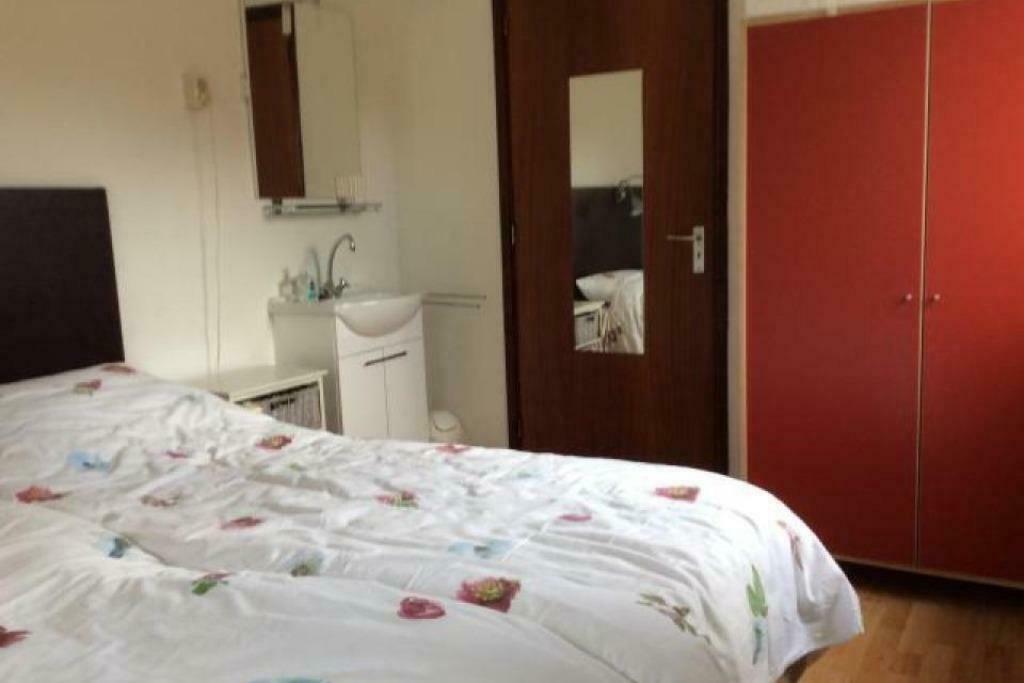 Foto 6 van Te huur: Bungalow De Heeze Ameland Ballum 6pers, bosrand